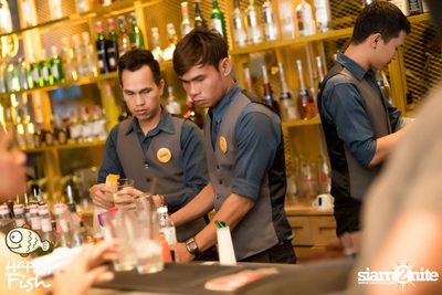 คืนวันศุกร์ ที่ร้าน แฮปปี้ ฟิช, เอเชีย ทีค เดอะ ริเวอร์ฟร้อนท์ — photo 95