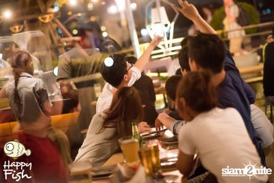 คืนวันศุกร์ ที่ร้าน แฮปปี้ ฟิช, เอเชีย ทีค เดอะ ริเวอร์ฟร้อนท์ — photo 97