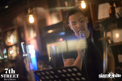 Friday Night at 7th Street Bar & Bistro, Thonglor Soi 10 — photo 17