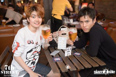 Friday Night at 7th Street Bar & Bistro, Thonglor Soi 10 — photo 28