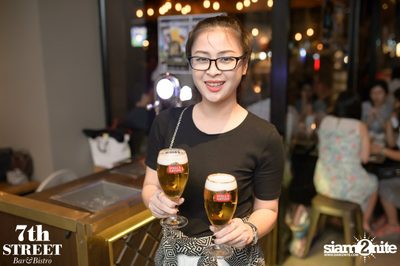 Friday Night at 7th Street Bar & Bistro, Thonglor Soi 10 — photo 30