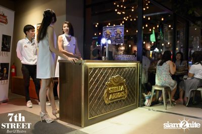 Friday Night at 7th Street Bar & Bistro, Thonglor Soi 10 — photo 78