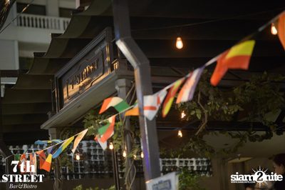 Friday Night at 7th Street Bar & Bistro, Thonglor Soi 10 — photo 98