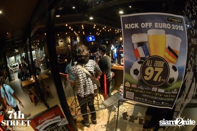 Friday Night at 7th Street Bar & Bistro, Thonglor Soi 10 — photo 100