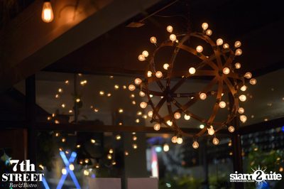 Friday Night at 7th Street Bar & Bistro, Thonglor Soi 10 — photo 112