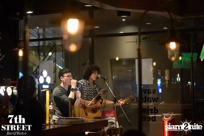 Friday Night at 7th Street Bar & Bistro, Thonglor Soi 10 — photo 123