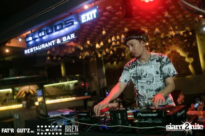 Seenspace Invasion ที่ร้าน Clouds, Fat'R Gut'z และ BREW Beers & Ciders — photo 6
