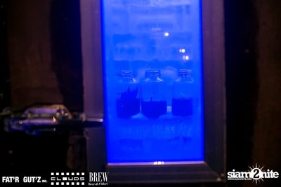 Seenspace Invasion ที่ร้าน Clouds, Fat'R Gut'z และ BREW Beers & Ciders — photo 17