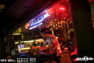 Seenspace Invasion ที่ร้าน Clouds, Fat'R Gut'z และ BREW Beers & Ciders — photo 24