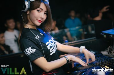 Friday Night at Funky Villa, Thonglor Arena 10 — photo 107