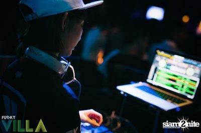 Friday Night at Funky Villa, Thonglor Arena 10 — photo 109