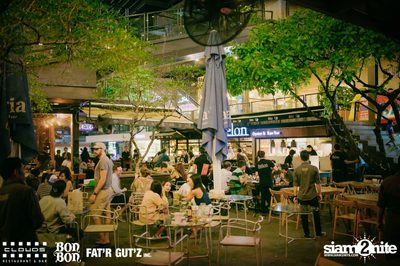 คืนวันเสาร์ ที่ คลาวส์, บอน บอน และ แฟตอาร์ กัตซ์ ใน Seenspace — photo 2
