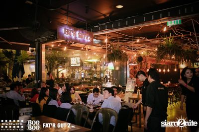 คืนวันเสาร์ ที่ คลาวส์, บอน บอน และ แฟตอาร์ กัตซ์ ใน Seenspace — photo 4