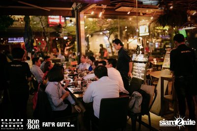 คืนวันเสาร์ ที่ คลาวส์, บอน บอน และ แฟตอาร์ กัตซ์ ใน Seenspace — photo 6