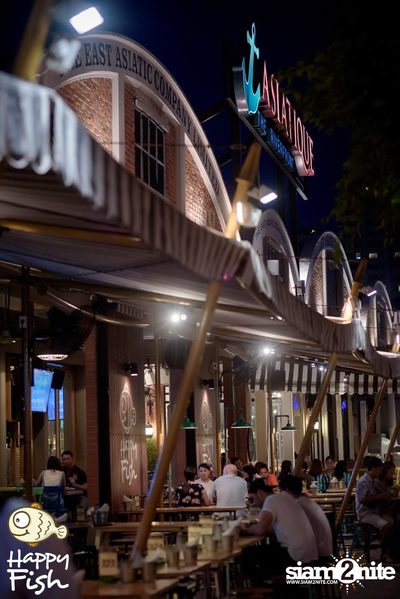 คืนวันศุกร์ ที่ร้าน แฮปปี้ ฟิช, เอเชีย ทีค เดอะ ริเวอร์ฟร้อนท์ — photo 4