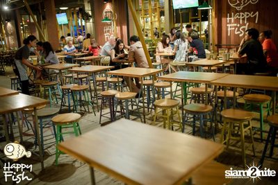 คืนวันศุกร์ ที่ร้าน แฮปปี้ ฟิช, เอเชีย ทีค เดอะ ริเวอร์ฟร้อนท์ — photo 11