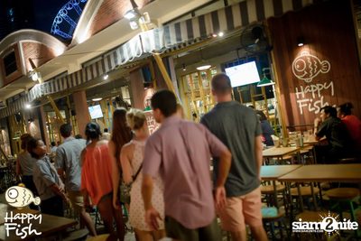 คืนวันศุกร์ ที่ร้าน แฮปปี้ ฟิช, เอเชีย ทีค เดอะ ริเวอร์ฟร้อนท์ — photo 12