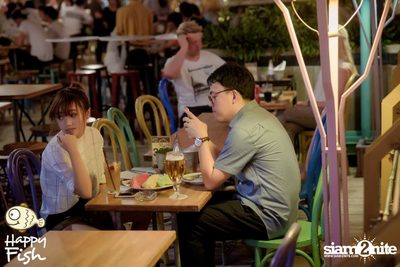 คืนวันศุกร์ ที่ร้าน แฮปปี้ ฟิช, เอเชีย ทีค เดอะ ริเวอร์ฟร้อนท์ — photo 24