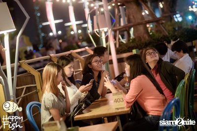 คืนวันศุกร์ ที่ร้าน แฮปปี้ ฟิช, เอเชีย ทีค เดอะ ริเวอร์ฟร้อนท์ — photo 56