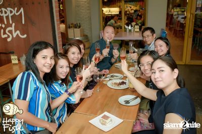 คืนวันศุกร์ ที่ร้าน แฮปปี้ ฟิช, เอเชีย ทีค เดอะ ริเวอร์ฟร้อนท์ — photo 60