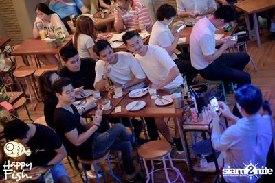 คืนวันศุกร์ ที่ร้าน แฮปปี้ ฟิช, เอเชีย ทีค เดอะ ริเวอร์ฟร้อนท์ — photo 81