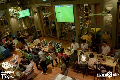 คืนวันศุกร์ ที่ร้าน แฮปปี้ ฟิช, เอเชีย ทีค เดอะ ริเวอร์ฟร้อนท์ — photo 84