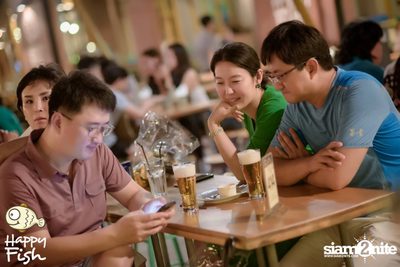 คืนวันศุกร์ ที่ร้าน แฮปปี้ ฟิช, เอเชีย ทีค เดอะ ริเวอร์ฟร้อนท์ — photo 92
