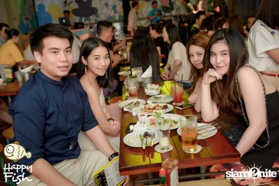 คืนวันศุกร์ ที่ร้าน แฮปปี้ ฟิช, เอเชีย ทีค เดอะ ริเวอร์ฟร้อนท์ — photo 95