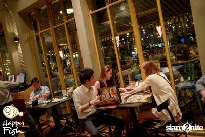 คืนวันศุกร์ ที่ร้าน แฮปปี้ ฟิช, เอเชีย ทีค เดอะ ริเวอร์ฟร้อนท์ — photo 99