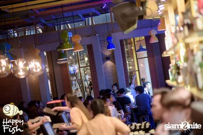 คืนวันศุกร์ ที่ร้าน แฮปปี้ ฟิช, เอเชีย ทีค เดอะ ริเวอร์ฟร้อนท์ — photo 126