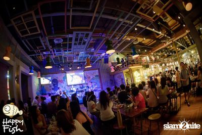 คืนวันศุกร์ ที่ร้าน แฮปปี้ ฟิช, เอเชีย ทีค เดอะ ริเวอร์ฟร้อนท์ — photo 130