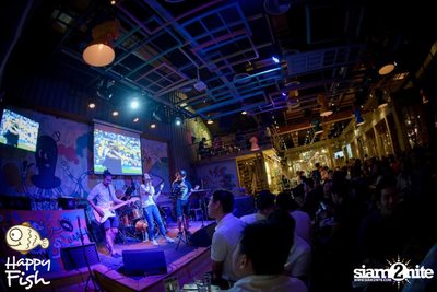 คืนวันศุกร์ ที่ร้าน แฮปปี้ ฟิช, เอเชีย ทีค เดอะ ริเวอร์ฟร้อนท์ — photo 131