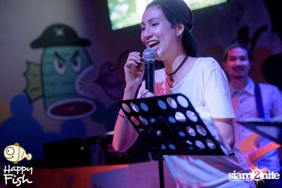 คืนวันศุกร์ ที่ร้าน แฮปปี้ ฟิช, เอเชีย ทีค เดอะ ริเวอร์ฟร้อนท์ — photo 138
