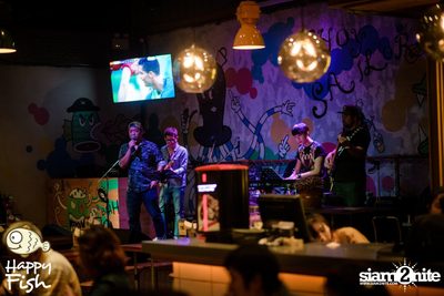 คืนวันศุกร์ ที่ร้าน แฮปปี้ ฟิช, เอเชีย ทีค เดอะ ริเวอร์ฟร้อนท์ — photo 14