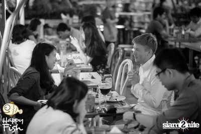 คืนวันศุกร์ ที่ร้าน แฮปปี้ ฟิช, เอเชีย ทีค เดอะ ริเวอร์ฟร้อนท์ — photo 46