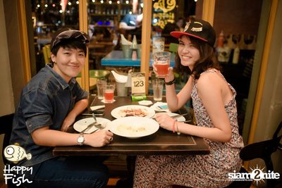 คืนวันศุกร์ ที่ร้าน แฮปปี้ ฟิช, เอเชีย ทีค เดอะ ริเวอร์ฟร้อนท์ — photo 49