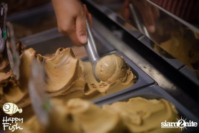 คืนวันศุกร์ ที่ร้าน แฮปปี้ ฟิช, เอเชีย ทีค เดอะ ริเวอร์ฟร้อนท์ — photo 61