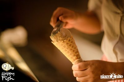 คืนวันศุกร์ ที่ร้าน แฮปปี้ ฟิช, เอเชีย ทีค เดอะ ริเวอร์ฟร้อนท์ — photo 62