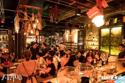 Saturday Night at Atmos, Thonglor Soi 10 — photo 16