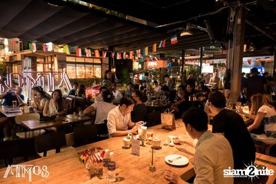 Saturday Night at Atmos, Thonglor Soi 10 — photo 19