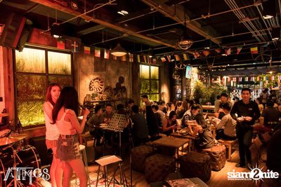 Saturday Night at Atmos, Thonglor Soi 10 — photo 30