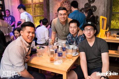 Saturday Night at Atmos, Thonglor Soi 10 — photo 158