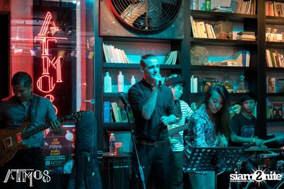 Saturday Night at Atmos, Thonglor Soi 10 — photo 177