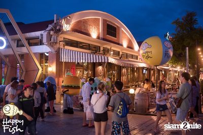 คืนวันศุกร์ ที่ร้าน แฮปปี้ ฟิช, เอเชีย ทีค เดอะ ริเวอร์ฟร้อนท์ — photo 4