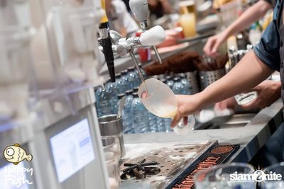 คืนวันศุกร์ ที่ร้าน แฮปปี้ ฟิช, เอเชีย ทีค เดอะ ริเวอร์ฟร้อนท์ — photo 31