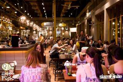 คืนวันศุกร์ ที่ร้าน แฮปปี้ ฟิช, เอเชีย ทีค เดอะ ริเวอร์ฟร้อนท์ — photo 48