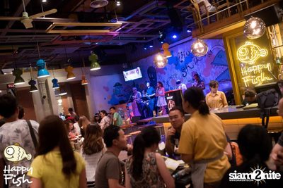 คืนวันศุกร์ ที่ร้าน แฮปปี้ ฟิช, เอเชีย ทีค เดอะ ริเวอร์ฟร้อนท์ — photo 50