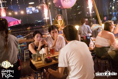 คืนวันศุกร์ ที่ร้าน แฮปปี้ ฟิช, เอเชีย ทีค เดอะ ริเวอร์ฟร้อนท์ — photo 52