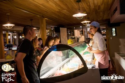 คืนวันศุกร์ ที่ร้าน แฮปปี้ ฟิช, เอเชีย ทีค เดอะ ริเวอร์ฟร้อนท์ — photo 61