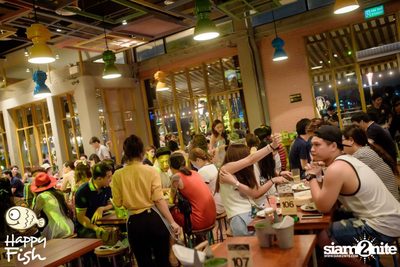 คืนวันศุกร์ ที่ร้าน แฮปปี้ ฟิช, เอเชีย ทีค เดอะ ริเวอร์ฟร้อนท์ — photo 64